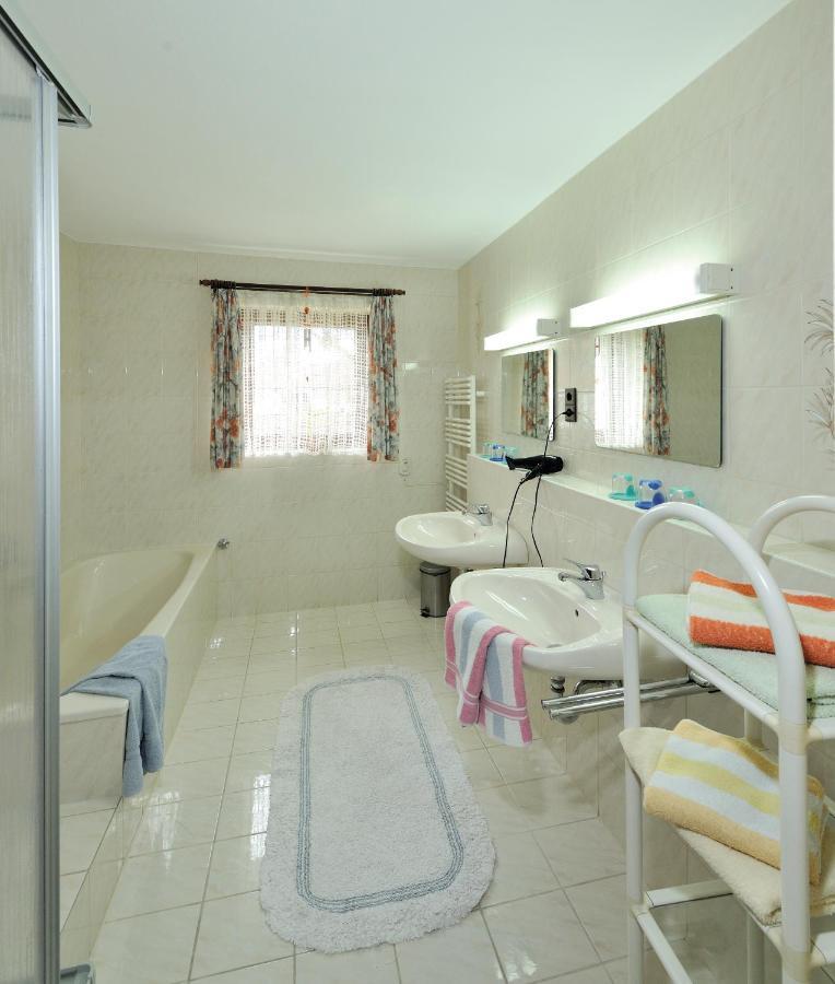 110 Qm Ferienwohnung Haus Renn Бишофсвизен Экстерьер фото